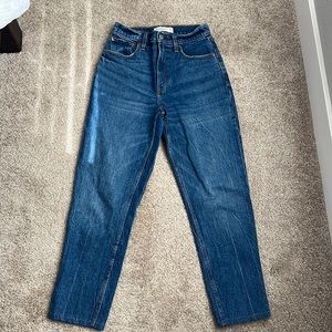 Abercrombie Curve Love 90s Straight Jean